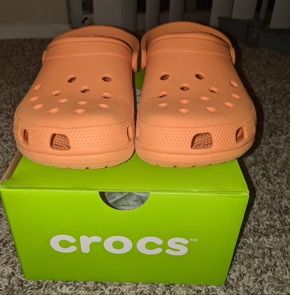 Crocs - Picture 3 of 9